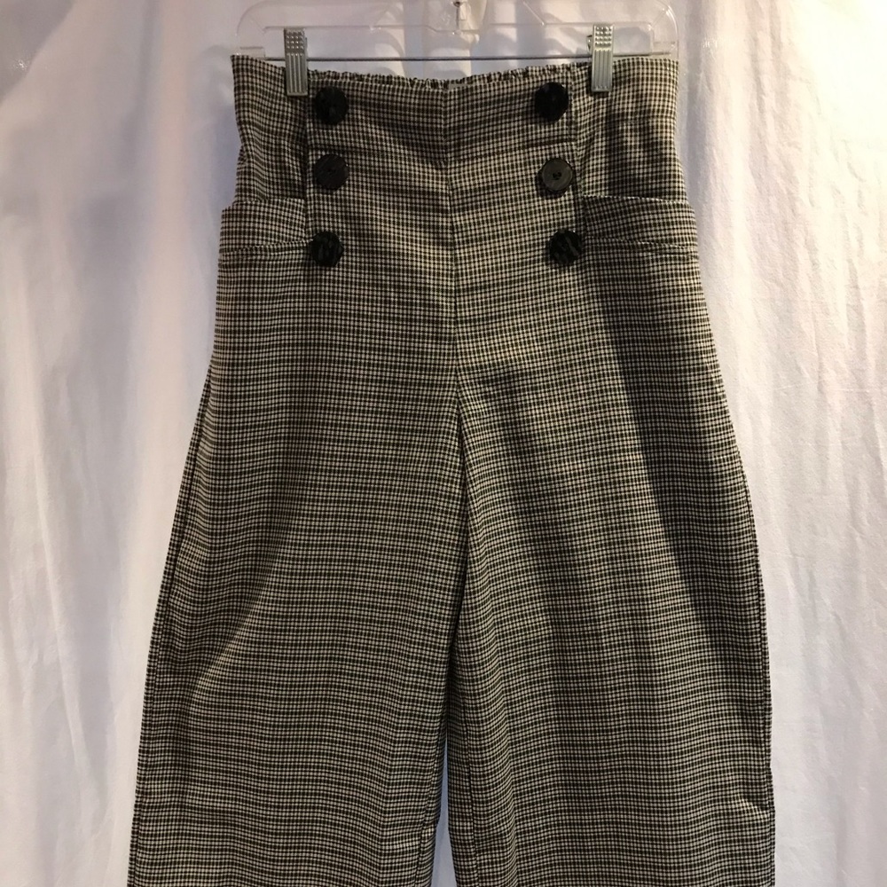 Wide leg, high rise trousers